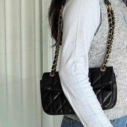Elegant Black Quilted Crossbody Bag for Women, Classic Small Purse with Gold Chain Strap | Stylish Vegan Leather Shoulder Bag | Versatile Evening Handbag for Dating and Parties | Timeless Fashion Gifts for Her